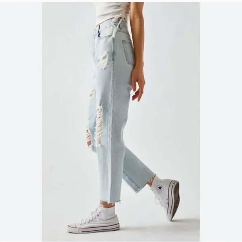 Pacsun Women's‎ Size 25 High Rise Straight Jean Light Wash Destroyed Button Fly